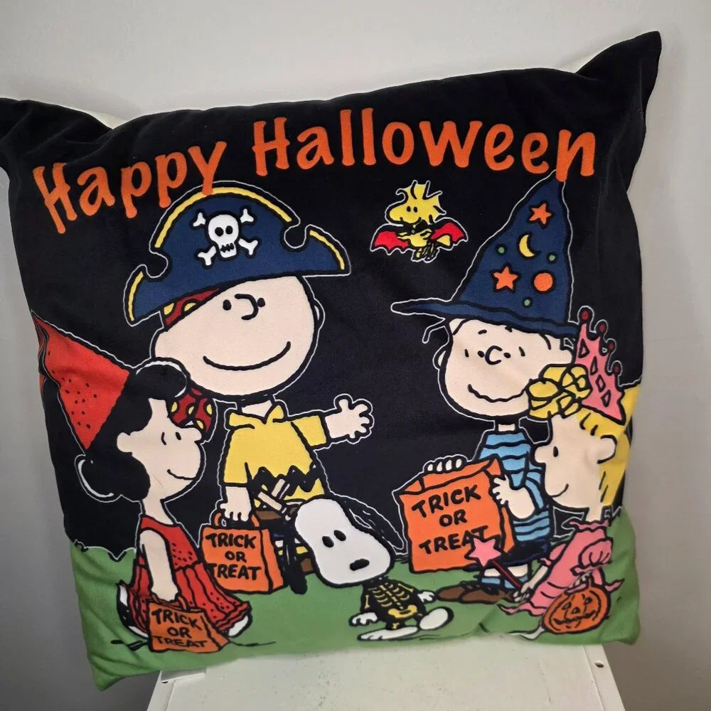 Peanuts Happy Halloween Trick or Treat Snoopy 18